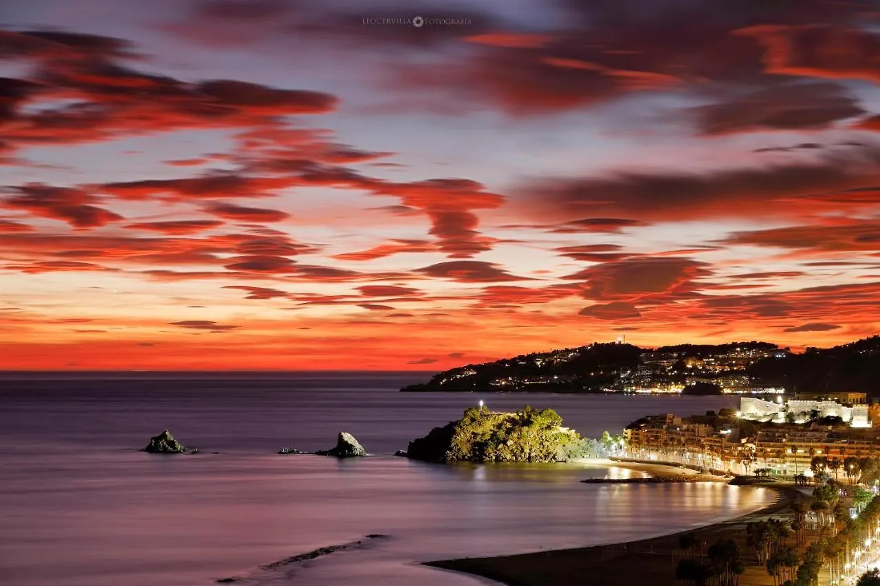 At The Center & Very Close To The Paseo Beach, With Double Garage, Renovated And Fully Equipped Apartment Almuñécar Espagne