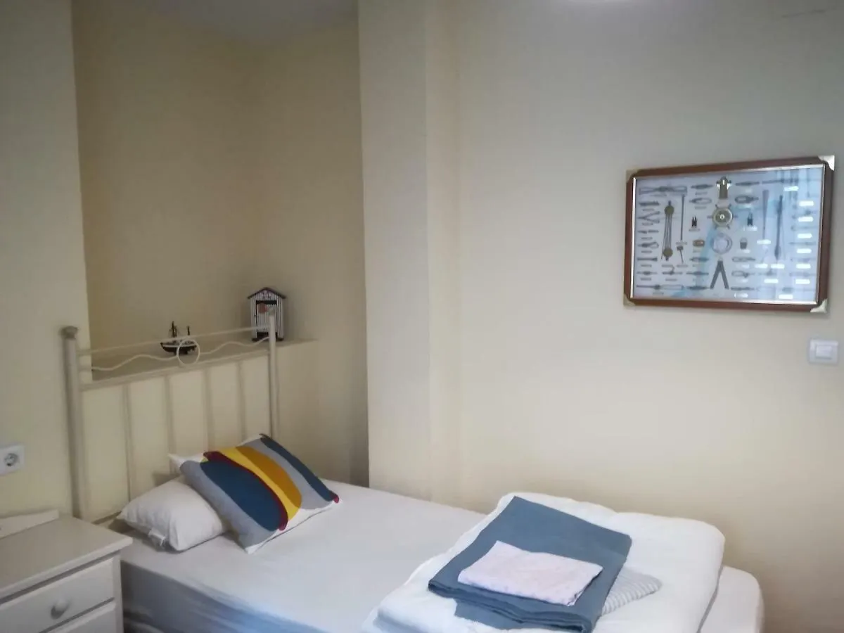 At The Center & Very Close To The Paseo Beach, With Double Garage, Renovated And Fully Equipped Apartment Almuñécar Spanje